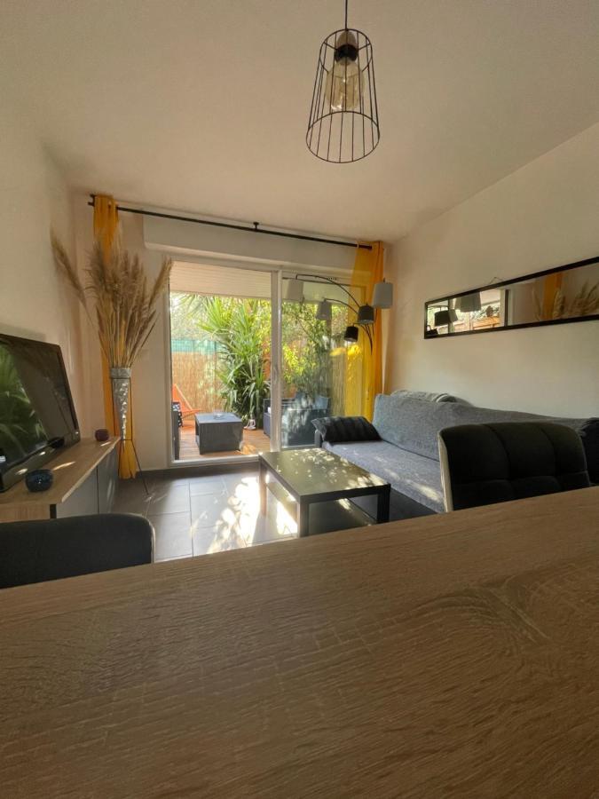 Agreable T2 Traversant Rdc Avec Terrasse + Balcon+ Parking 2 Places Montpellier Exterior foto
